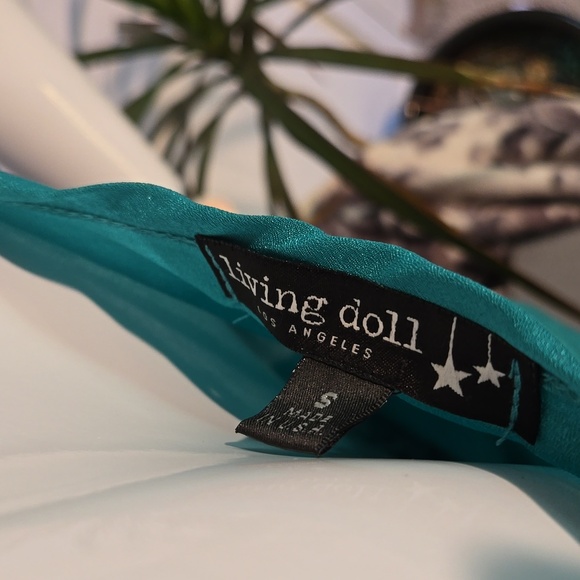 Ruffled Teal Crop Top ~ Living Doll Women’s Size Small - Picture 10 of 10